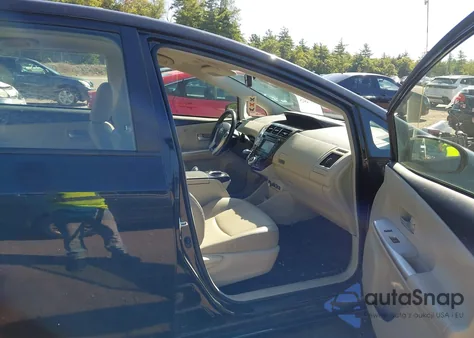 2013 Toyota Prius V Five z USA, uszkodzony, nr VIN JTDZN3EU5D3188461